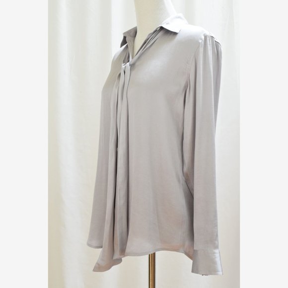 Banana Republic Women's Size XS Petite Gray Satin Blouse Top Shirt - Picture 4 of 5